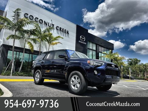 Used 2018 Toyota 4Runner SR5 AWD/4WD image 1