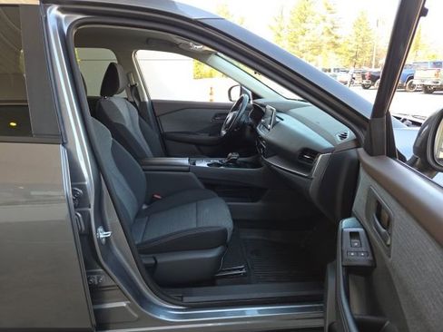 Used 2021 Nissan Rogue S image 44