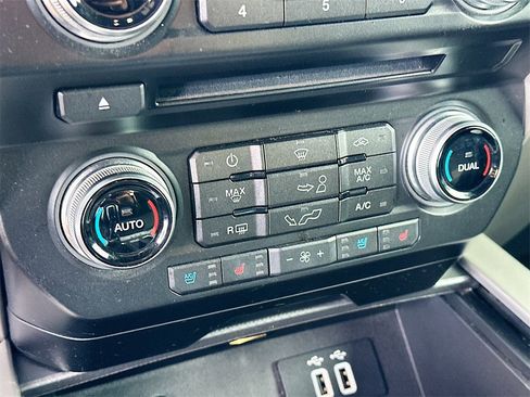 Used 2016 Ford F150 Lariat w/ Equipment Group 502A Luxury image 15