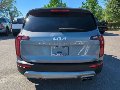 Used 2022 Kia Telluride S FWD image 5