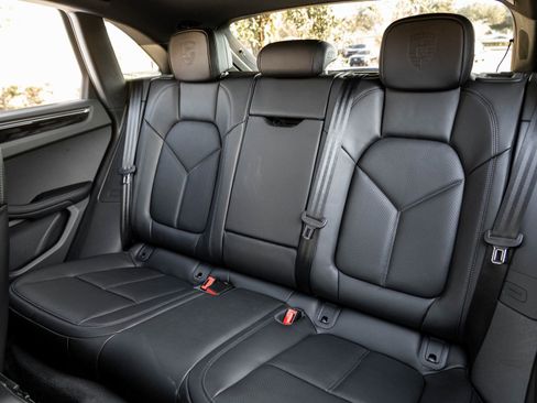 Certified 2026 Porsche Macan image 29