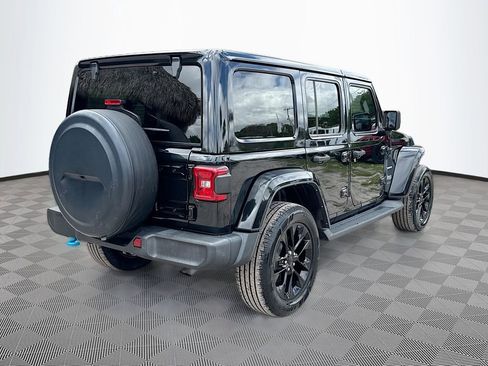 Used 2022 Jeep Wrangler Unlimited Sahara AWD/4WD image 6