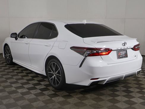 Used 2024 Toyota Camry SE image 8