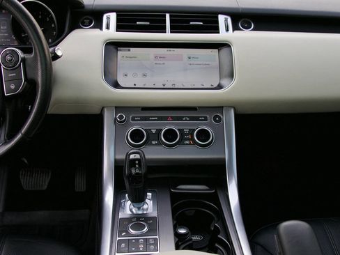 Used 2017 Land Rover Range Rover Sport HSE image 7