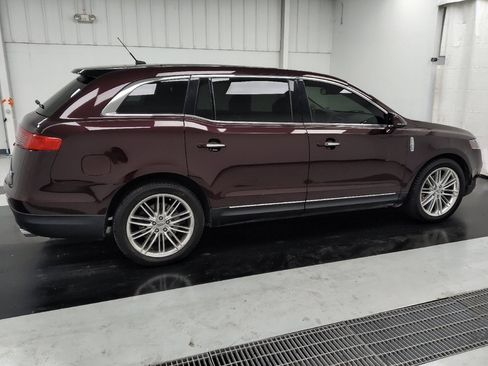 Used 2019 Lincoln MKT AWD image 10