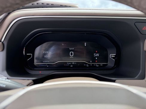Used 2024 GMC Yukon XL Denali RWD image 23