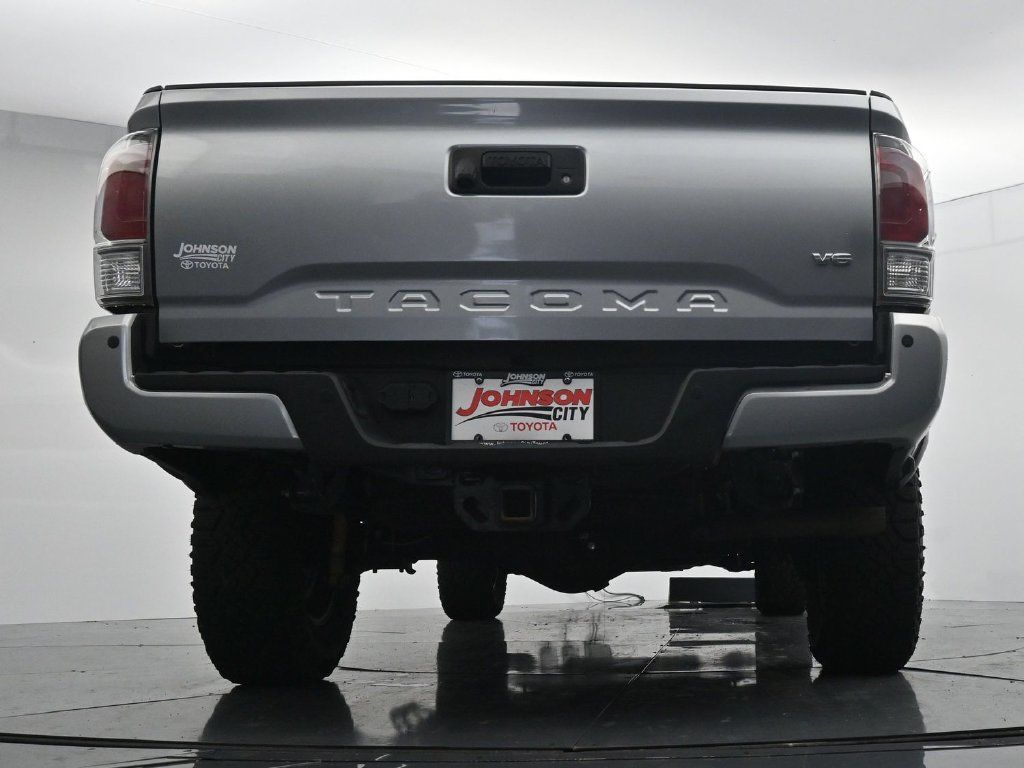 Used 2023 Toyota Tacoma TRD Off-Road w/ Technology Package AWD/4WD image 35