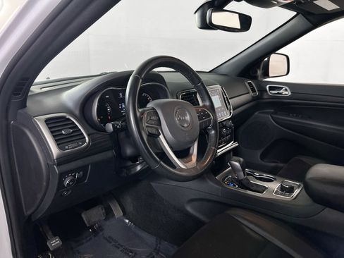 Used 2022 Jeep Grand Cherokee Laredo X AWD/4WD image 9