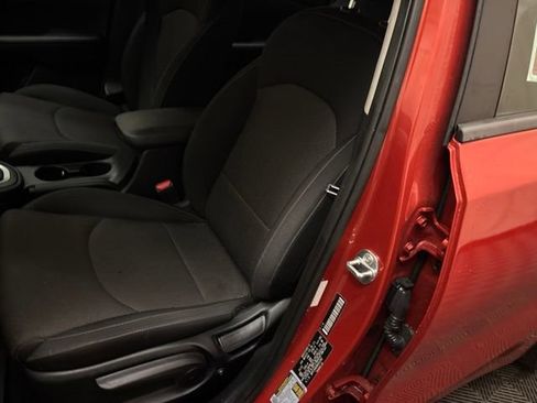 Certified 2022 Kia Forte LXS FWD image 11