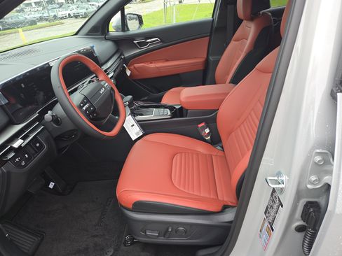 New 2026 Kia Sportage SX FWD image 4
