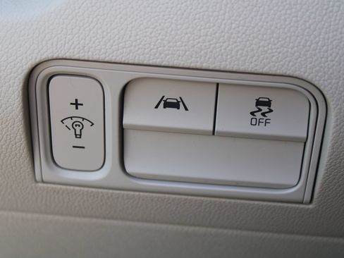Certified 2023 Kia Sorento S w/ Panoramic Sunroof Package FWD image 25