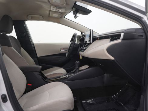 Used 2020 Toyota Corolla LE FWD image 11