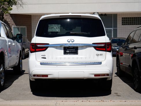 Used 2023 INFINITI QX80 Luxe w/ Cargo Package AWD/4WD image 12