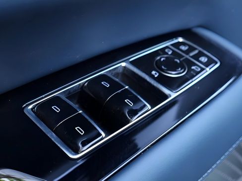 Used 2025 Cadillac Escalade IQ Luxury 2 AWD/4WD image 11