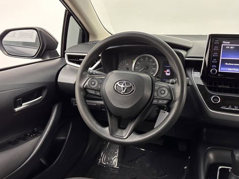 Used 2021 Toyota Corolla LE image 23