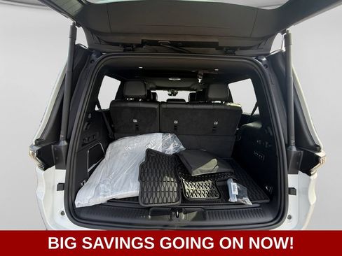 New 2026 Jeep Grand Wagoneer 4WD w/ Quick Order Packge 29V Upland image 44