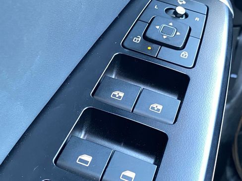 New 2025 Kia EV6 Light w/ Light LR Technology Package image 11