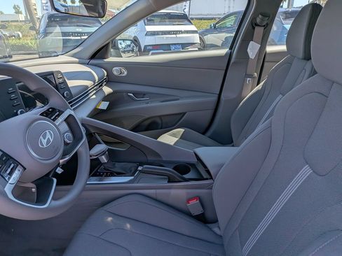 New 2026 Hyundai Elantra SE FWD image 15