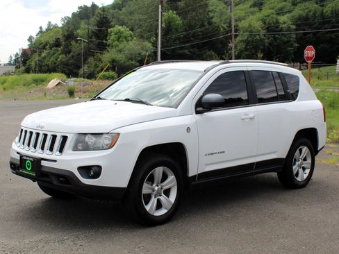 Used 2014 Jeep Compass Sport w/ Power Value Group AWD/4WD image 3