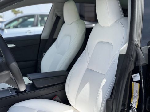 Used 2023 Tesla Model 3 Standard Range image 17