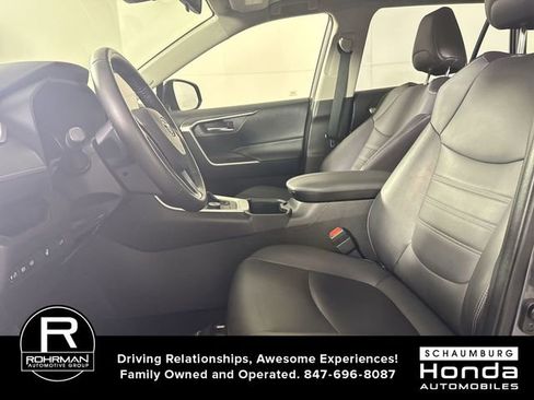 Used 2023 Toyota RAV4 XLE Premium image 5