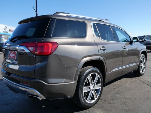 Used 2019 GMC Acadia Denali image 5