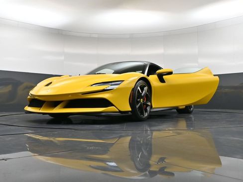 Used 2023 Ferrari SF90 Stradale AWD/4WD image 43