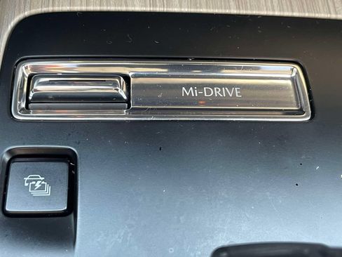 Used 2024 MAZDA CX-90 Plug-In Hybrid w/ Preferred AWD/4WD image 30