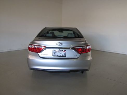 Used 2016 Toyota Camry LE FWD image 22