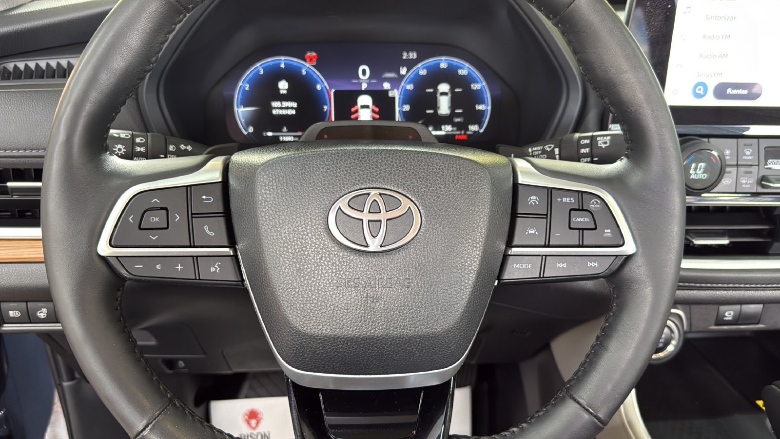 Used 2025 Toyota Grand Highlander AWD image 14