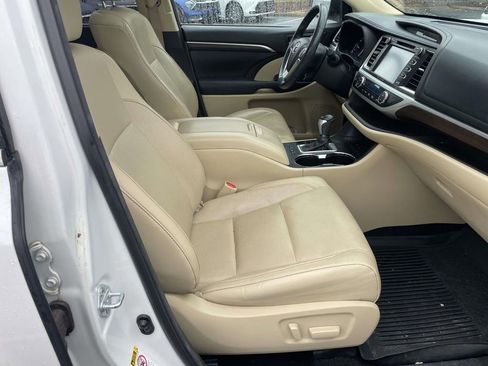 Used 2016 Toyota Highlander Limited image 49