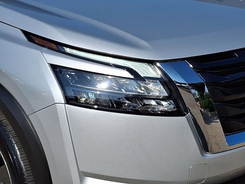 Certified 2024 Nissan Pathfinder S image 9