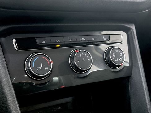 Used 2022 Volkswagen Tiguan S image 20