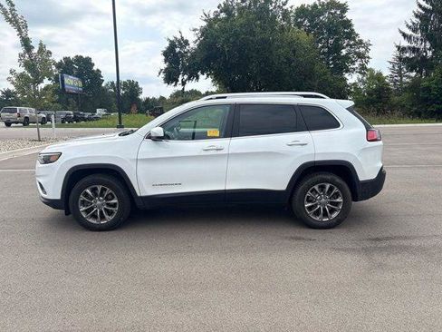 Certified 2019 Jeep Cherokee Latitude Plus w/ Cold Weather Group AWD/4WD image 2