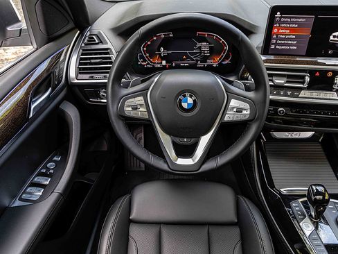 Used 2024 BMW X4 xDrive30i w/ Parking Assistance Package image 18