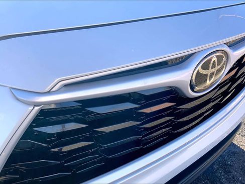 Certified 2025 Toyota Highlander LE image 27