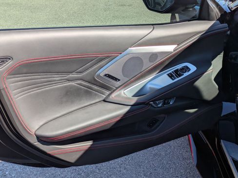 Used 2025 Chevrolet Corvette Z06 image 11