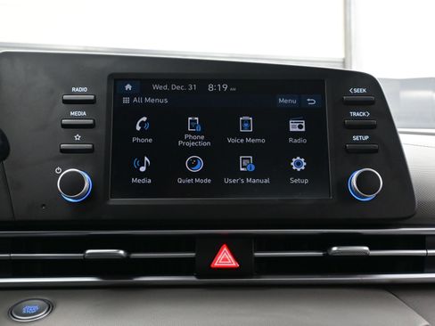 Certified 2025 Hyundai Elantra Sport image 18