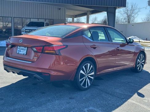Used 2020 Nissan Altima 2.5 SR w/ Premium Package image 3