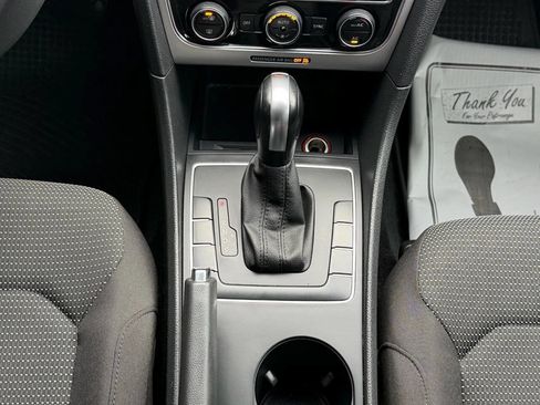 Used 2016 Volkswagen Passat 1.8T S image 17