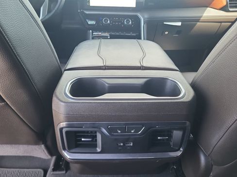 Used 2023 GMC Sierra 1500 Denali w/ Technology Package AWD/4WD image 21