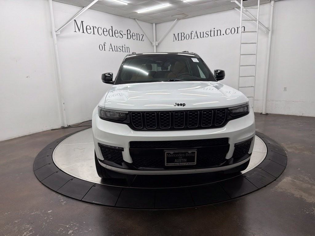 Used 2023 Jeep Grand Cherokee L Summit w/ Advanced Protech Group IV AWD/4WD image 2