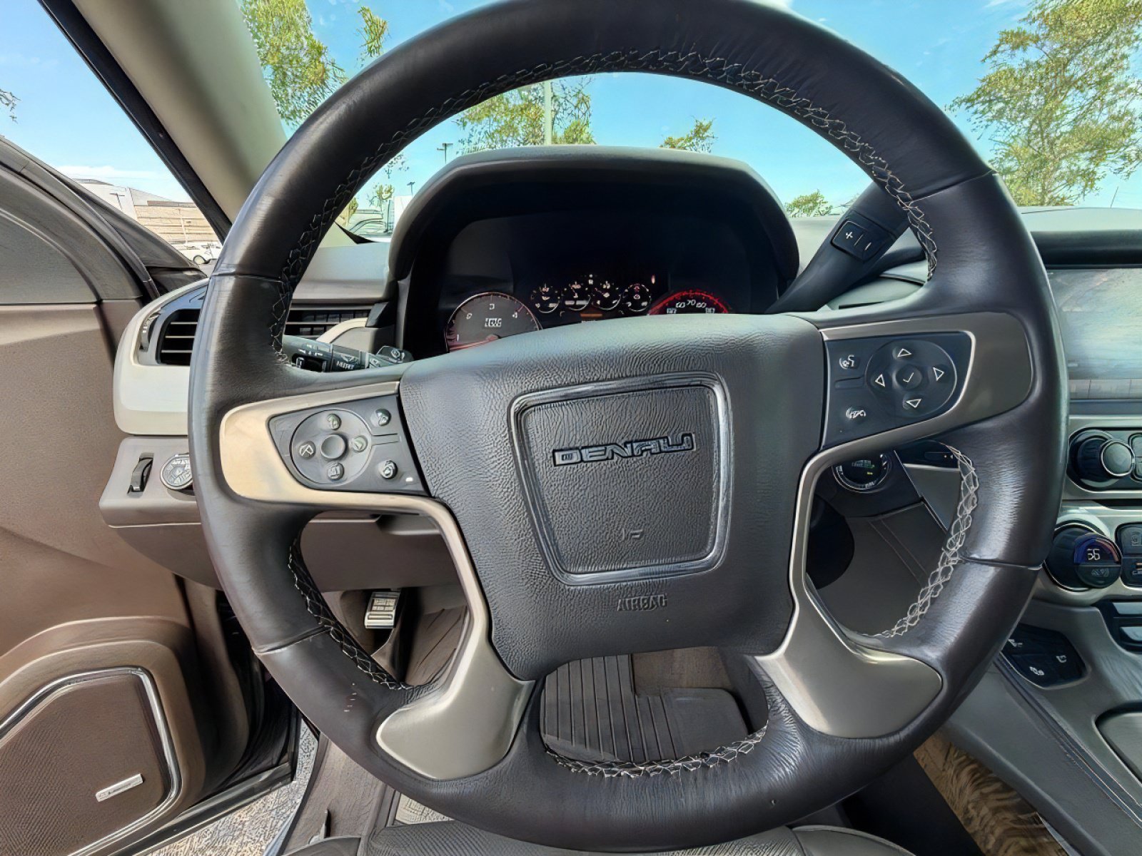 Used 2015 GMC Yukon XL Denali w/ Open Road Package AWD/4WD image 24