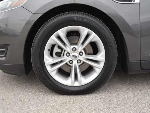 Used 2018 Ford Taurus SEL w/ Equipment Group 201A image 25