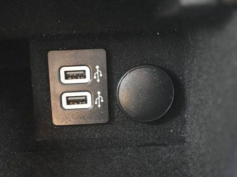 Used 2017 Lincoln Continental Reserve w/ Technology Package image 30