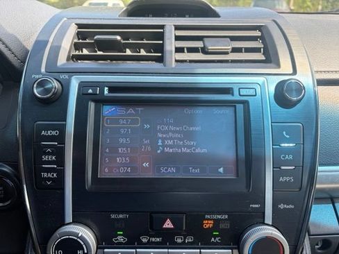 Used 2012 Toyota Camry SE w/ Leather Pkg FWD image 9