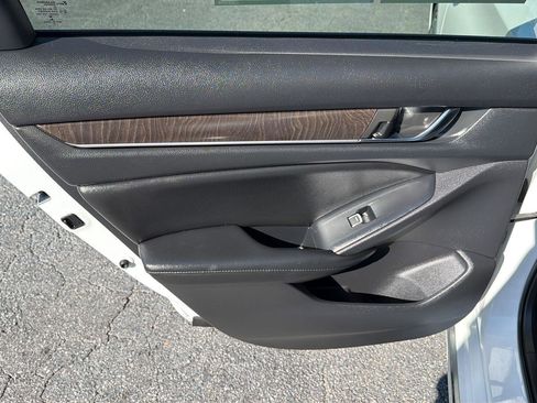 Used 2019 Honda Accord EX-L image 17
