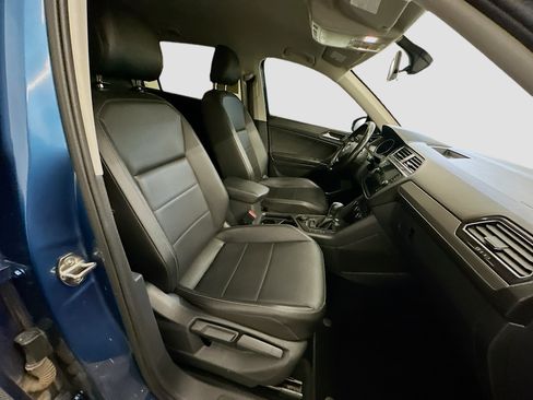 Used 2018 Volkswagen Tiguan SE AWD/4WD image 31