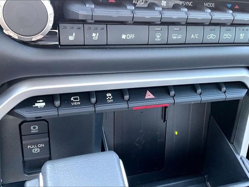 Used 2024 Toyota Tundra Platinum image 24