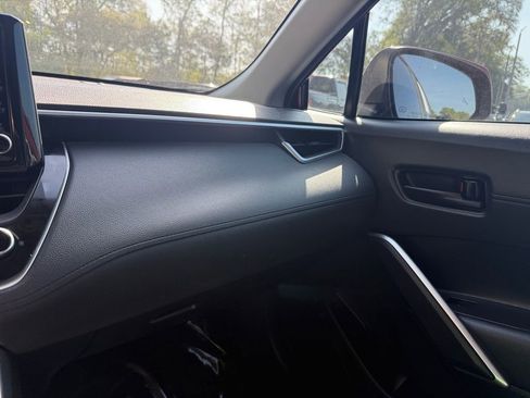 Used 2022 Toyota Corolla Cross LE w/ Moonroof Package FWD image 25